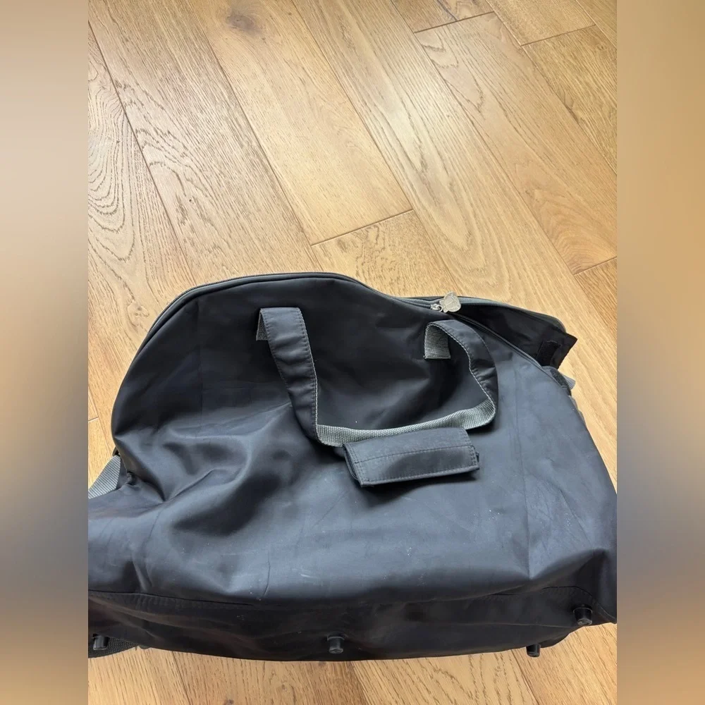 Paws 90’s Garfield duffle bag